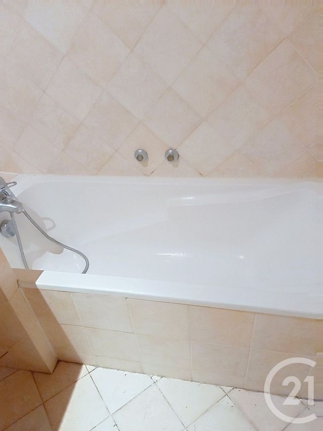 Appartement F2 à louer - 2 pièces - 43.0 m2 - AVIGNON - 84 - PROVENCE-ALPES-COTE-D-AZUR - Century 21 Saint Marc Immobilier