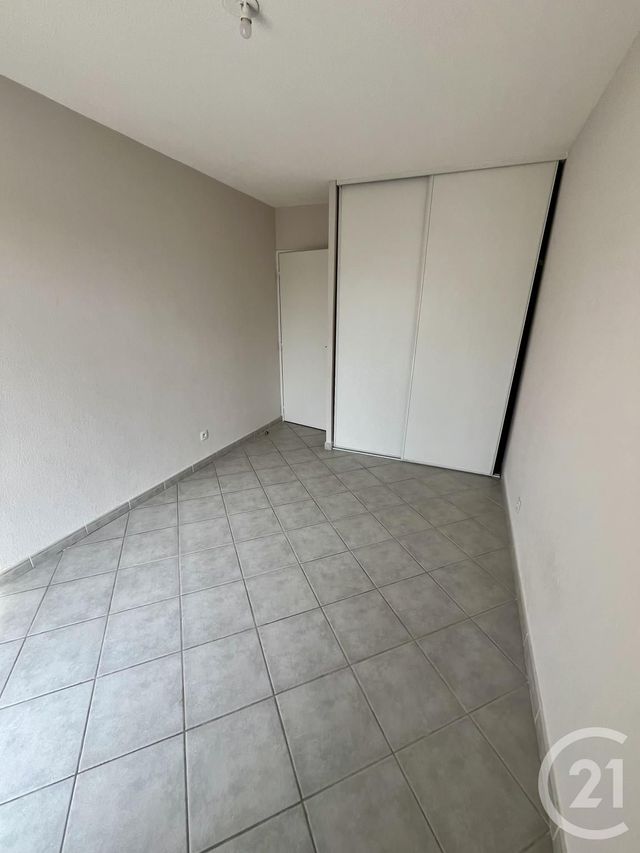 Appartement F4 à louer - 4 pièces - 96.0 m2 - CHATEAURENARD - 13 - PROVENCE-ALPES-COTE-D-AZUR - Century 21 Saint Marc Immobilier