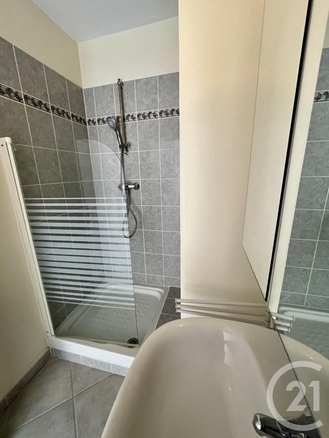 Appartement F4 à louer - 4 pièces - 96.0 m2 - CHATEAURENARD - 13 - PROVENCE-ALPES-COTE-D-AZUR - Century 21 Saint Marc Immobilier