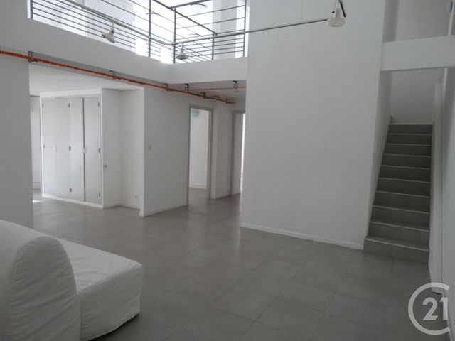 Appartement à louer - 7 pièces - 182.0 m2 - AVIGNON - 84 - PROVENCE-ALPES-COTE-D-AZUR - Century 21 Saint Marc Immobilier